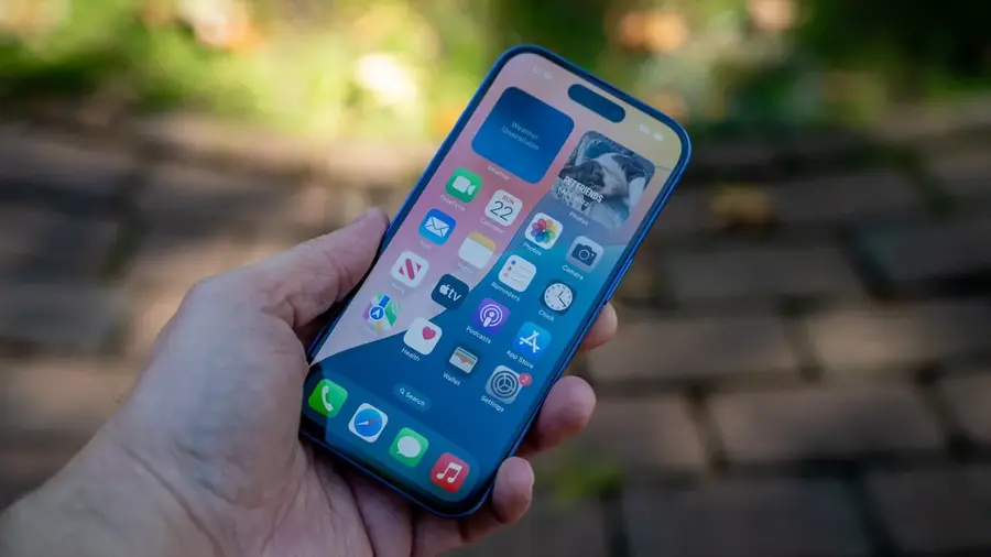 iPhone 16 em uso no dia a dia