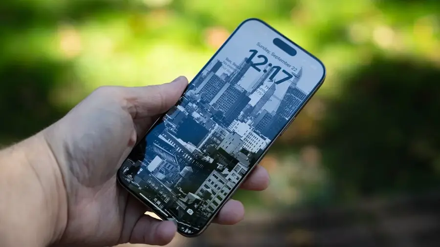 iPhone 16 Pro Max em uso no dia a dia